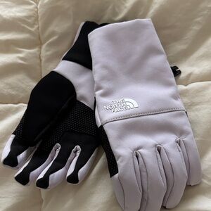 The North Face Women’s Apex Insulated Etip Gloves